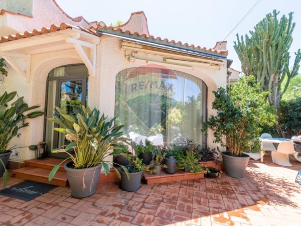casa indipendente in vendita a Palermo in zona Mondello