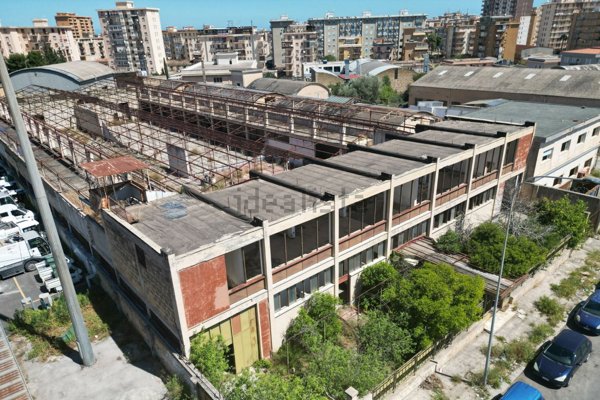 capannone in vendita a Palermo in zona Acqua dei Corsari