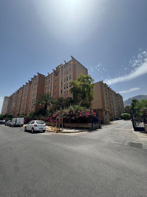 appartamento in vendita a Palermo in zona Roccella