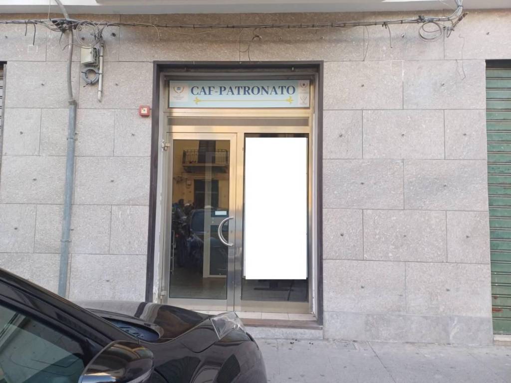 locale commerciale in vendita a Palermo in zona Zisa
