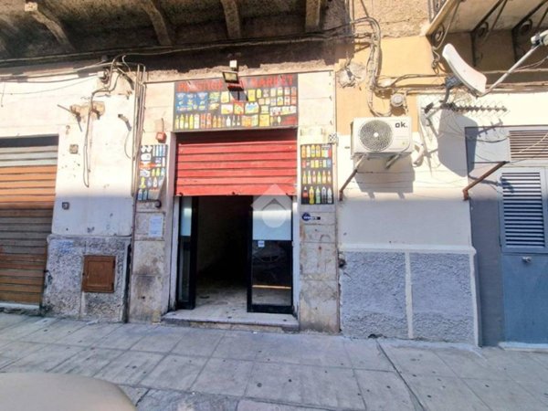 negozio in vendita a Palermo in zona Oreto