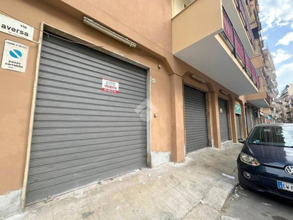 negozio in vendita a Palermo in zona Malaspina/Palagonia
