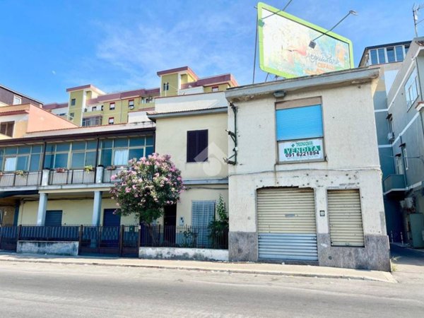negozio in vendita a Palermo in zona Acqua dei Corsari
