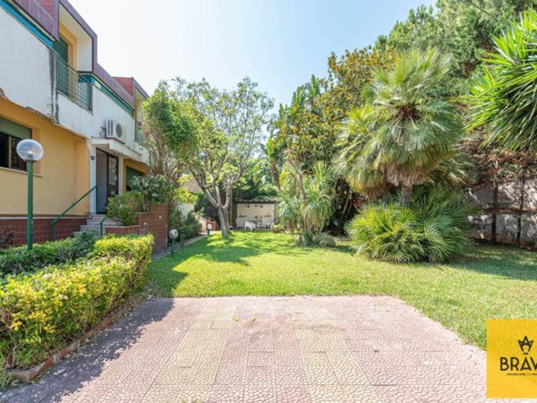 casa indipendente in vendita a Palermo in zona Mondello