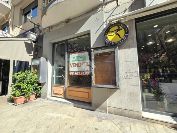 negozio in vendita a Palermo in zona Politeama