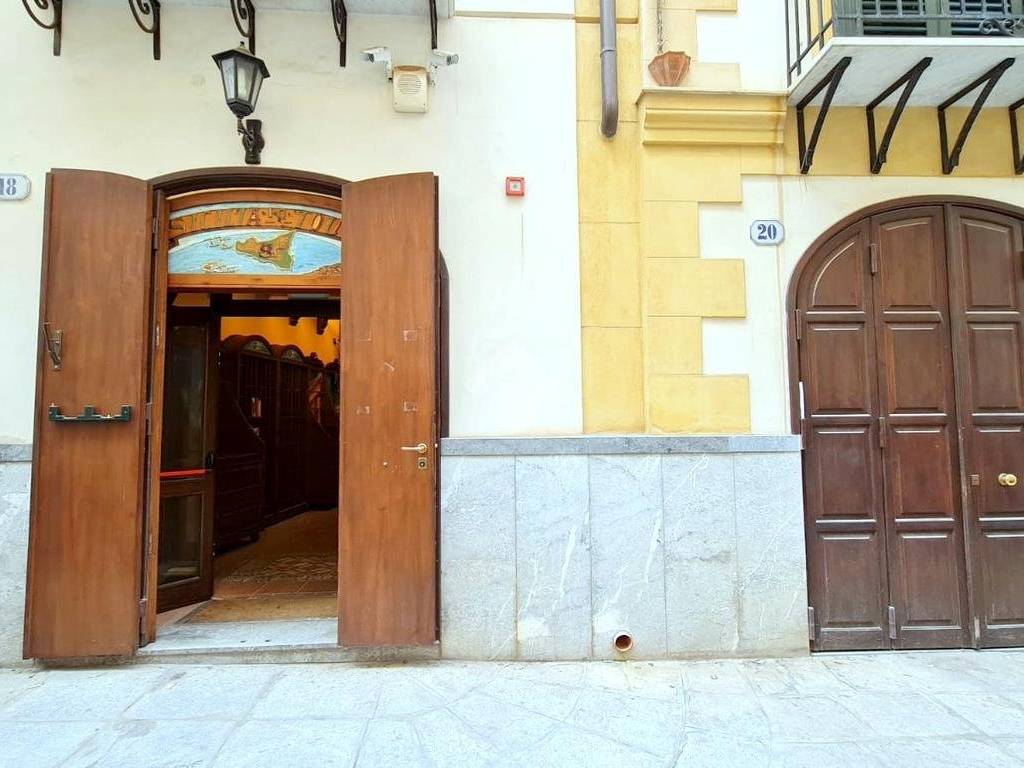 negozio in vendita a Palermo in zona Centro storico