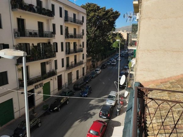 casa indipendente in vendita a Palermo in zona Zisa