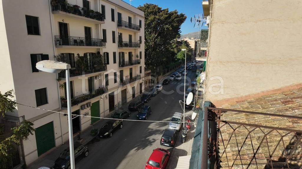 casa indipendente in vendita a Palermo in zona Zisa