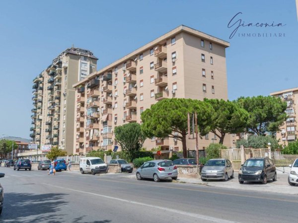 appartamento in vendita a Palermo in zona Oreto