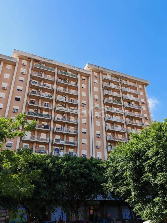 appartamento in vendita a Palermo in zona Zisa