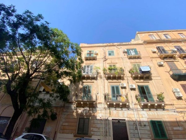 appartamento in vendita a Palermo in zona Malaspina/Palagonia