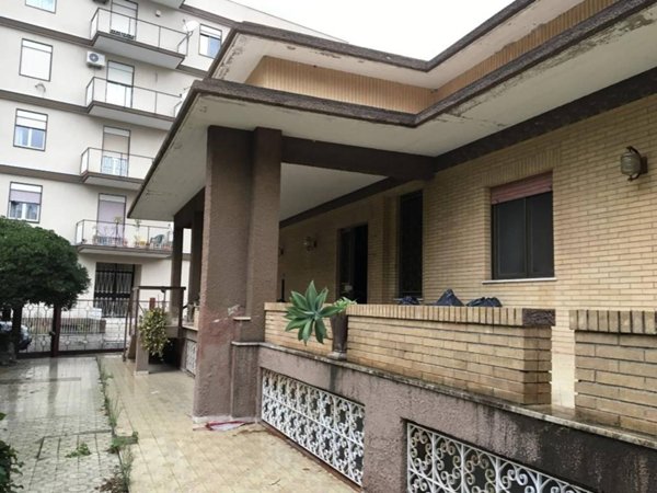 casa indipendente in vendita a Palermo in zona Malaspina/Palagonia