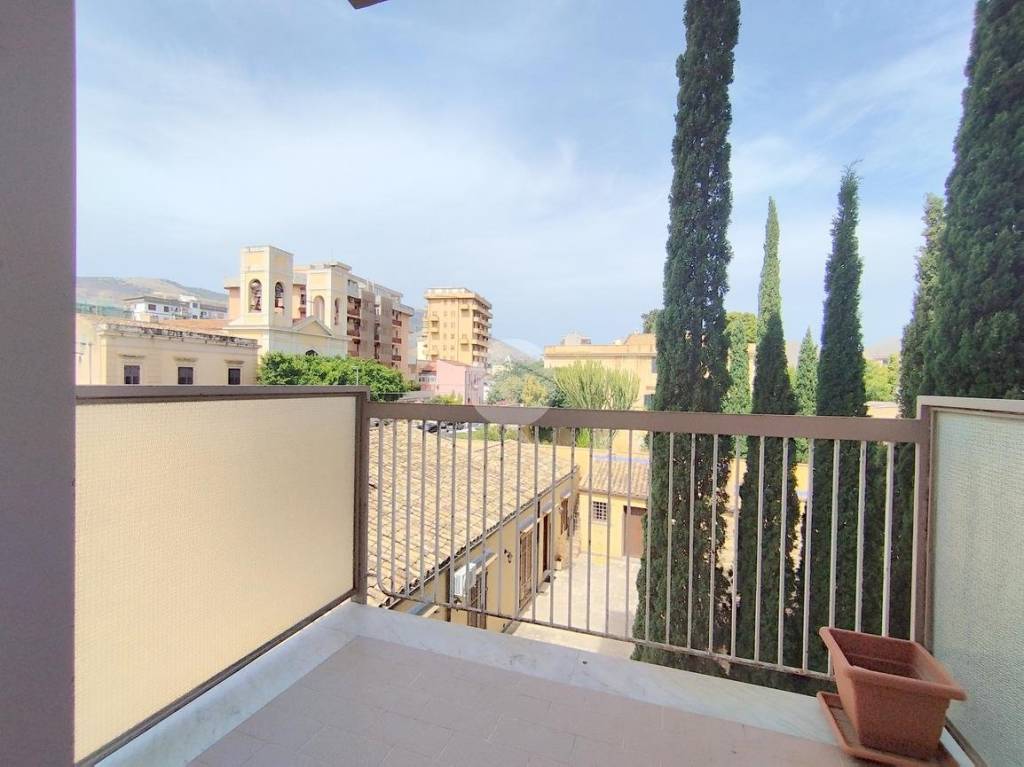 appartamento in vendita a Palermo in zona San Lorenzo