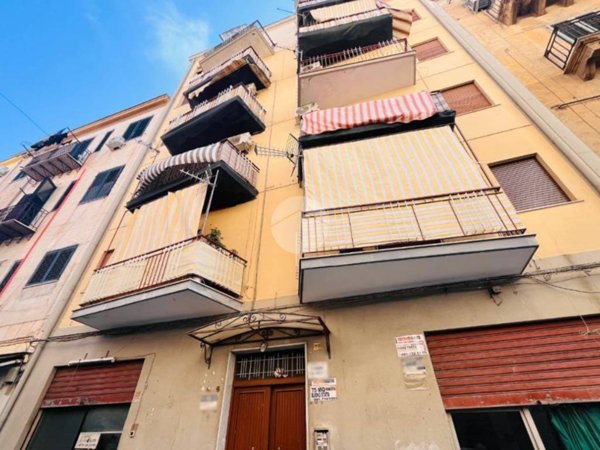 appartamento in vendita a Palermo in zona Zisa
