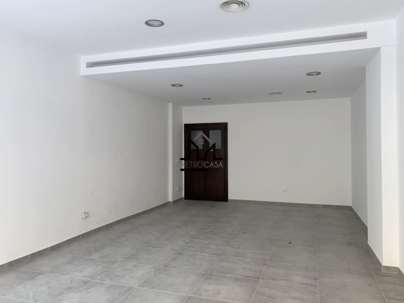 negozio in vendita a Palermo in zona Politeama