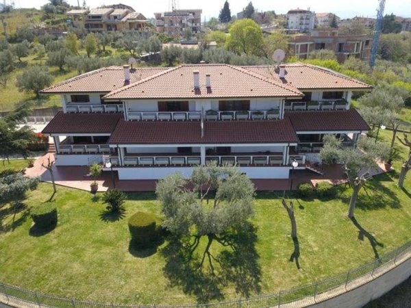 casa indipendente in vendita a Palermo in zona San Lorenzo