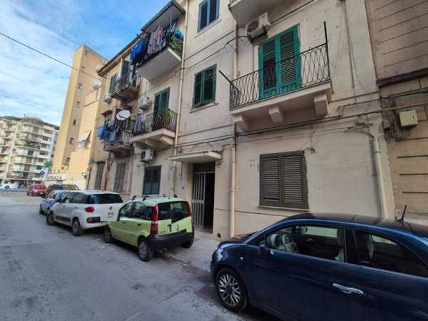 appartamento in vendita a Palermo in zona Malaspina/Palagonia