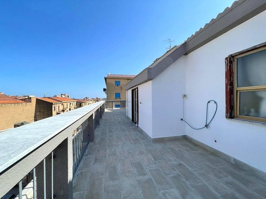 appartamento in vendita a Palermo in zona Montegrappa / Santa Rosalia