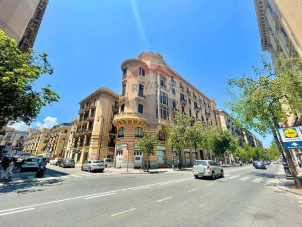 appartamento in vendita a Palermo in zona Centro storico