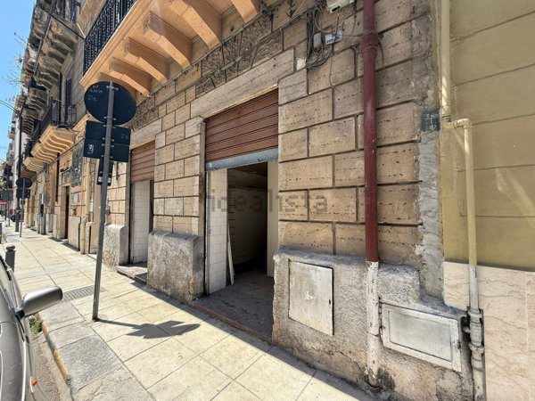 bivano in vendita a Palermo in zona Politeama