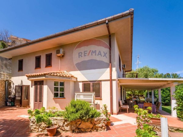 casa indipendente in vendita a Palermo in zona Sferracavallo