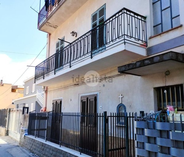 appartamento in vendita a Palermo in zona Partanna