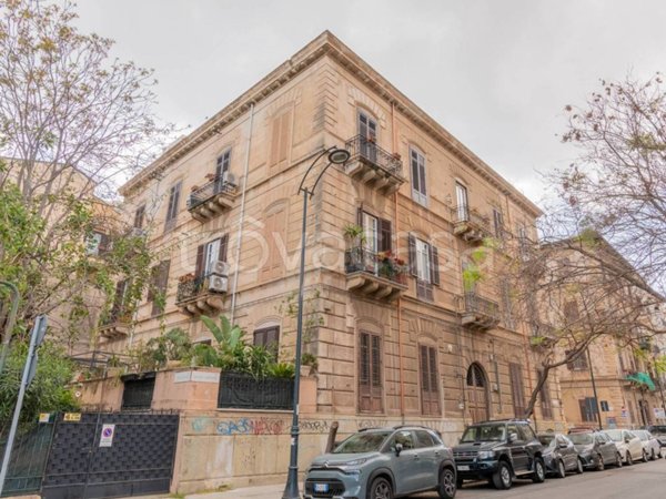 appartamento in vendita a Palermo in zona Politeama