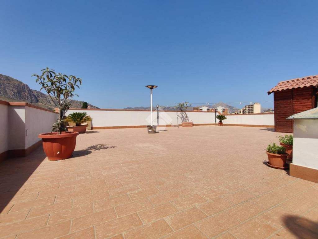 appartamento in vendita a Palermo in zona Chiavelli