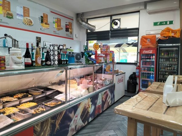 negozio in vendita a Palermo in zona Croceverde