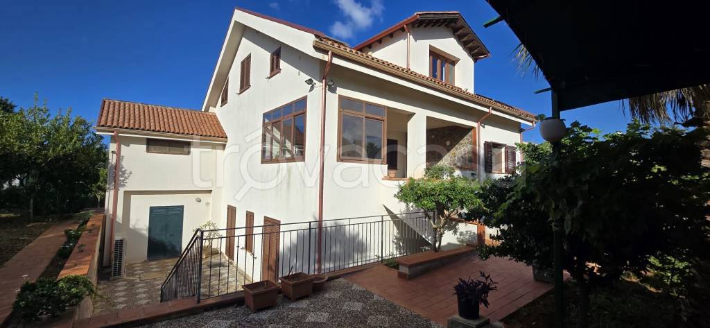 casa indipendente in vendita a Palermo in zona Mondello