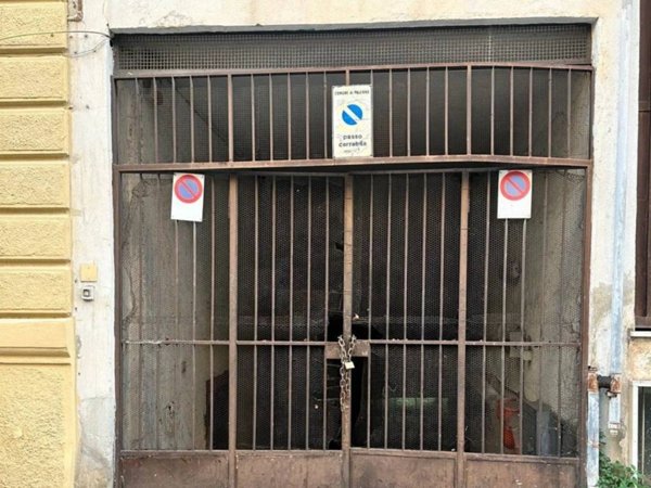 locale commerciale in vendita a Palermo in zona Politeama