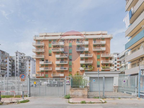 appartamento in vendita a Palermo in zona Zisa