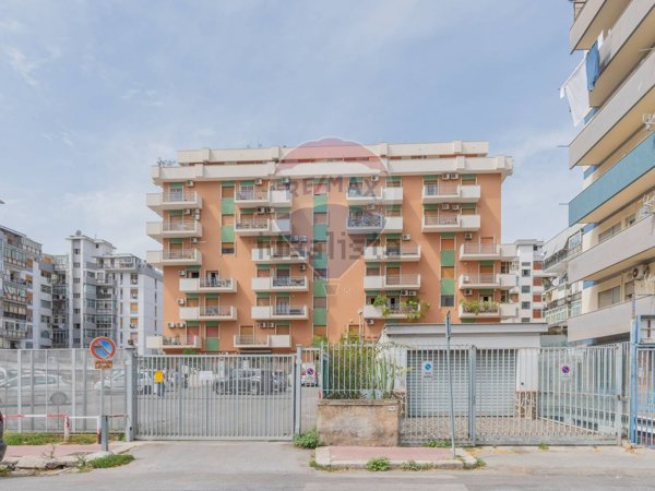 appartamento in vendita a Palermo in zona Zisa