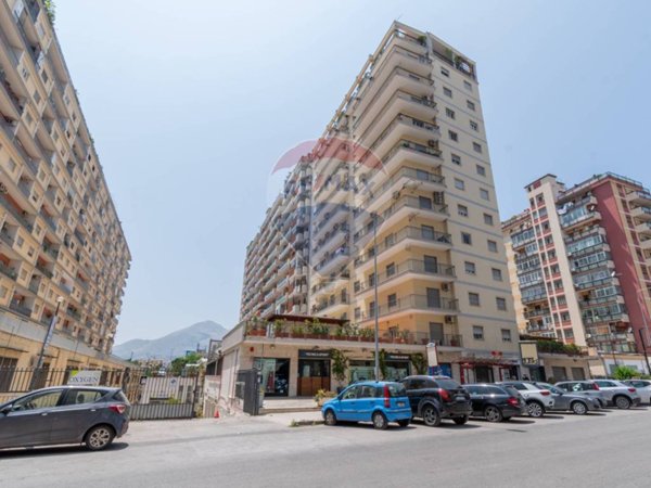 appartamento in vendita a Palermo in zona Zisa