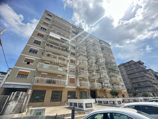 appartamento in vendita a Palermo in zona Malaspina/Palagonia