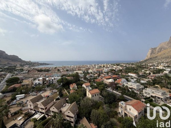 appartamento in vendita a Palermo in zona Sferracavallo
