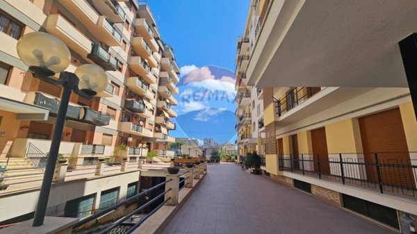 appartamento in vendita a Palermo in zona Zisa