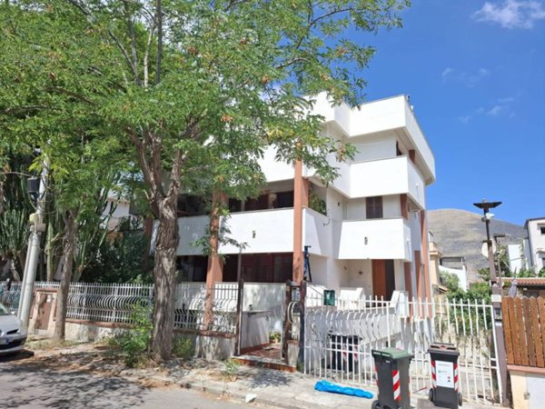 casa indipendente in vendita a Palermo in zona Tommaso Natale