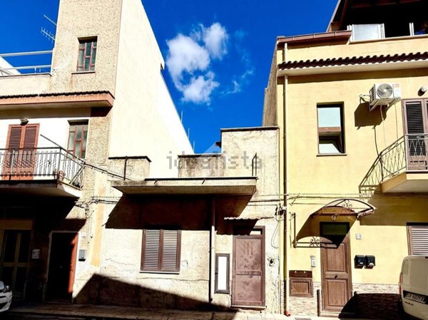 appartamento in vendita a Palermo in zona Partanna