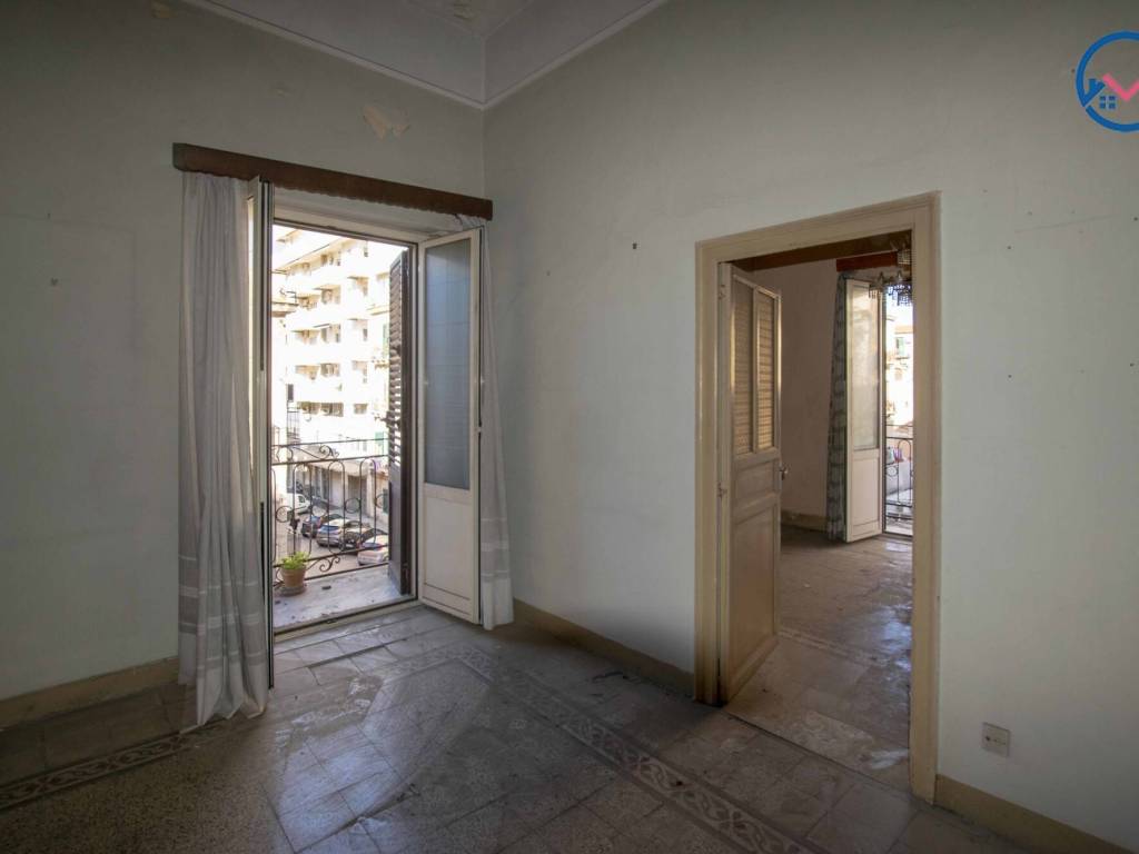 appartamento in vendita a Palermo in zona Zisa