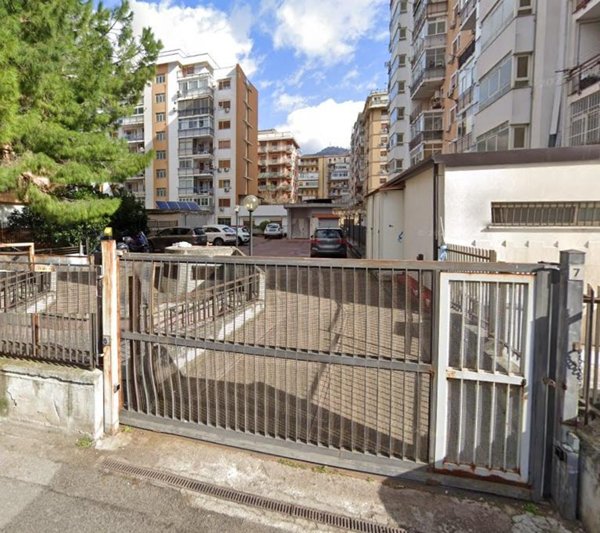 negozio in vendita a Palermo in zona San Lorenzo