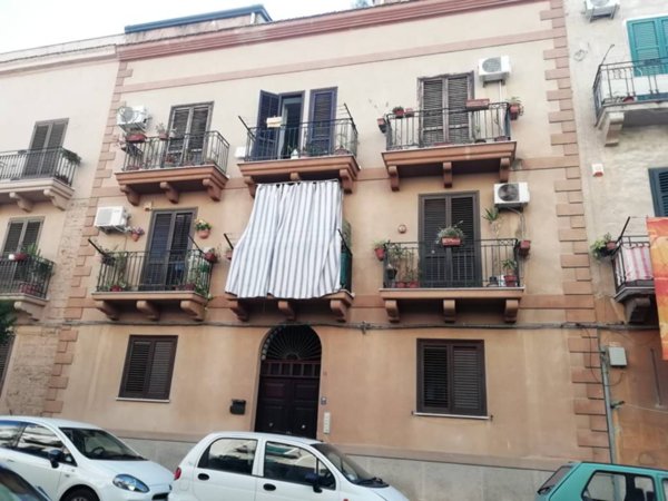 appartamento in vendita a Palermo in zona Zisa