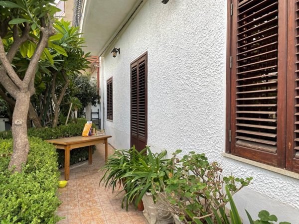 appartamento in vendita a Palermo in zona Partanna