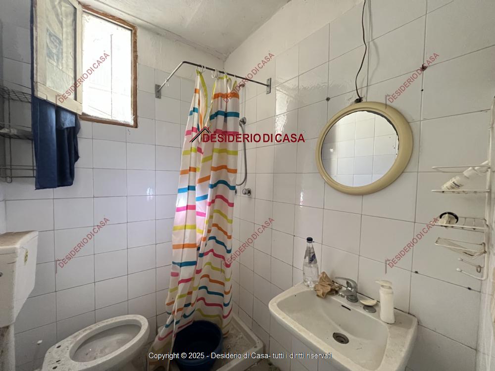 appartamento in vendita a Palermo in zona Malaspina/Palagonia