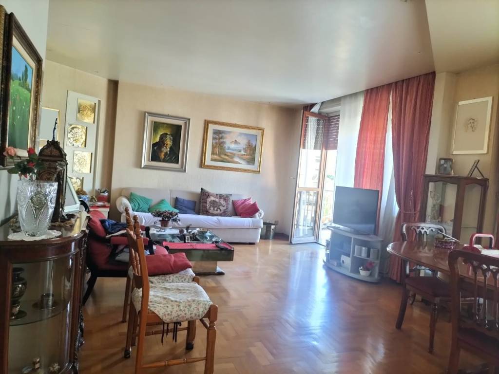appartamento in vendita a Palermo in zona Malaspina/Palagonia