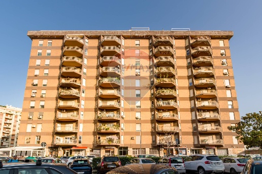 appartamento in vendita a Palermo in zona Politeama