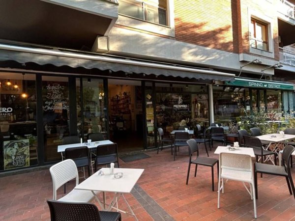 negozio in vendita a Palermo in zona Politeama