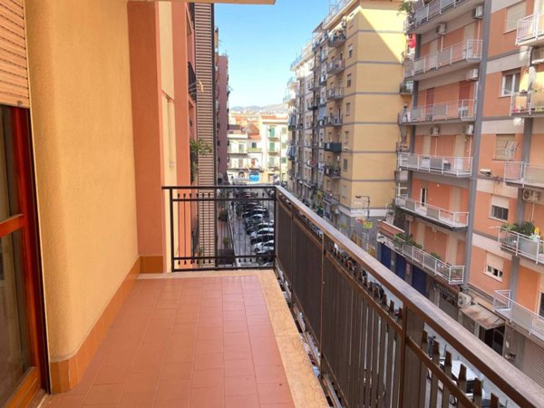 appartamento in vendita a Palermo in zona Montegrappa / Santa Rosalia