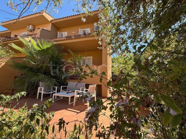 casa indipendente in vendita a Palermo in zona Mondello
