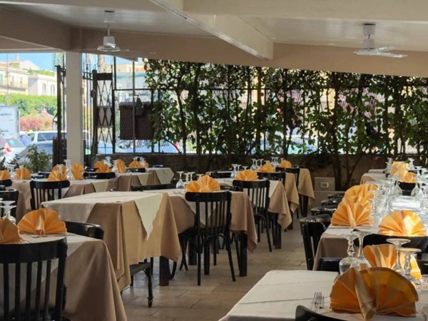 negozio in vendita a Palermo in zona Libertà